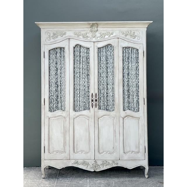 French Provincial Vintage Habersham Louis XV Bibliotheque For Sale - Image 3 of 13