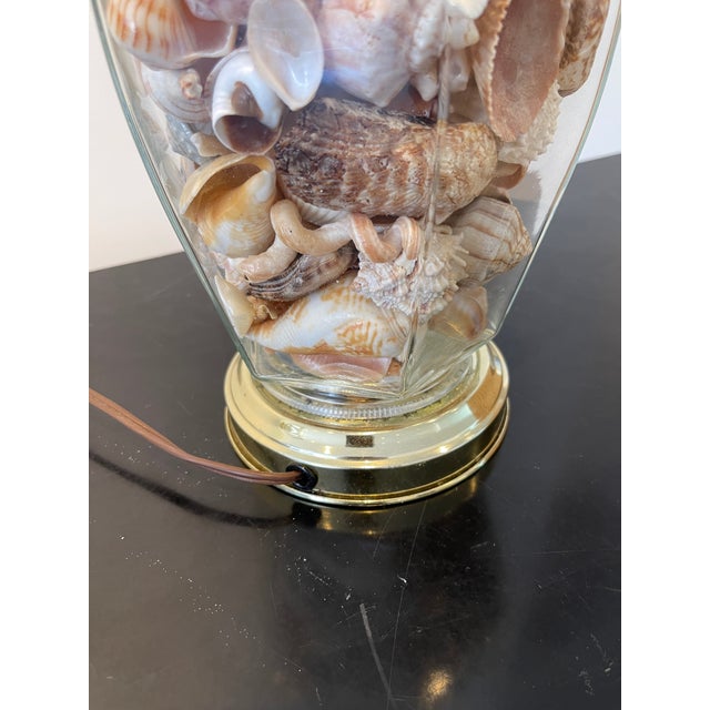 Vintage Coastal Glass Ginger Jar Shell Lamp For Sale - Image 4 of 7