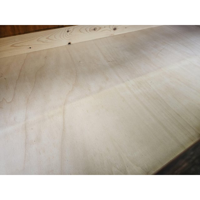 Art Deco Chest of Drawers in Walnut and Brass, 1940 For Sale - Image 16 of 18
