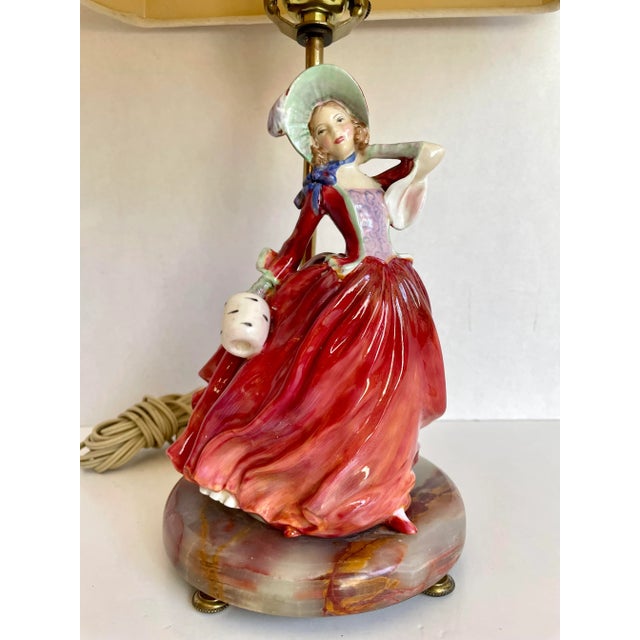 Victorian 1930s Pair of English Royal Doulton Lady Figurines on Onyx Lamps For Sale - Image 3 of 13
