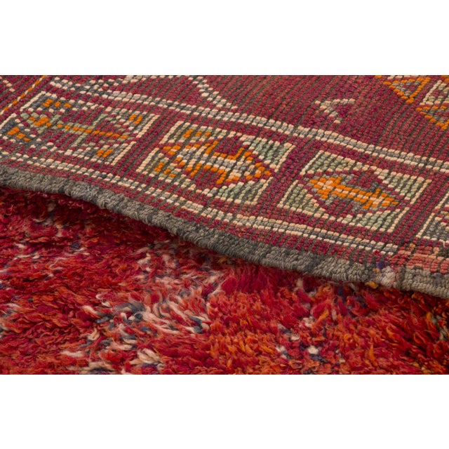 Textile Vintage Moroccan Shag Wool Rug With Chevron Design by Rug & Kilim, 1950-1959 For Sale - Image 7 of 9