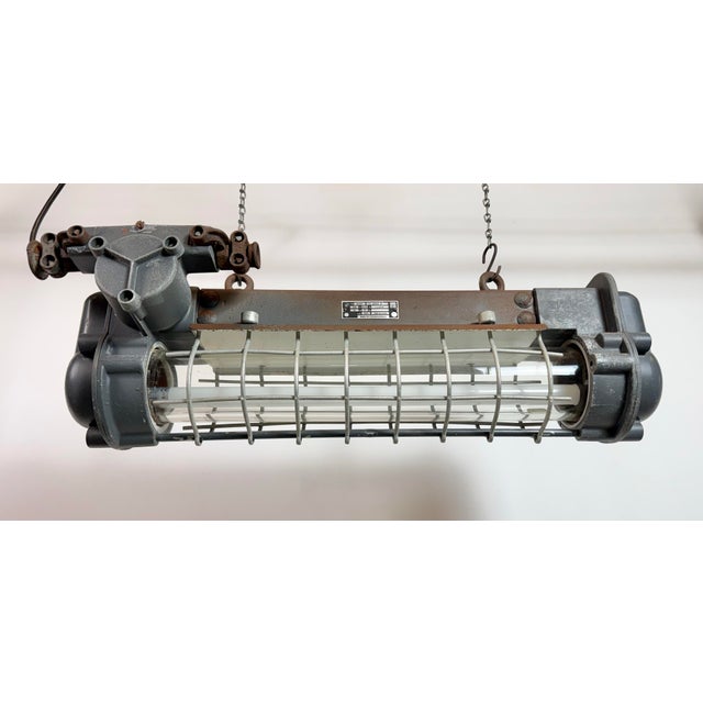 Industrial Grey Hanging Tube Light from Elektrosvit, 1970s For Sale - Image 6 of 18