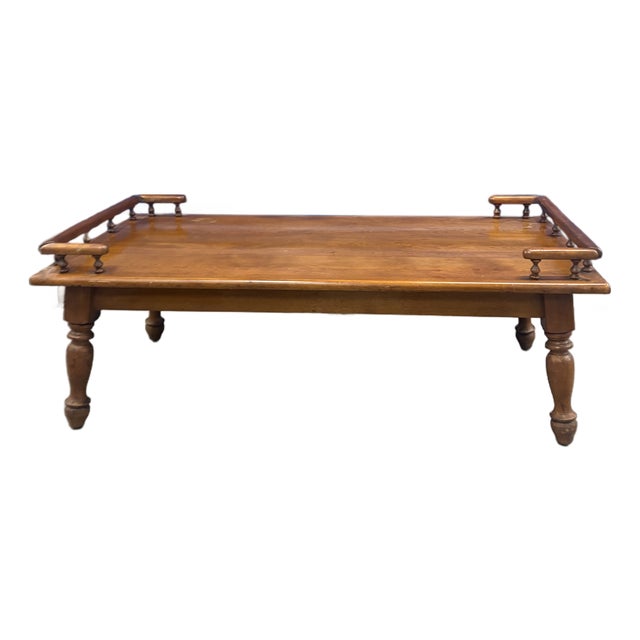 Vintage Early American Spindle Rail Coffee Table For Sale