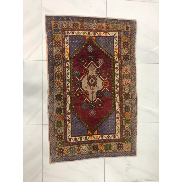 1960s Vintage Turkish Home Living Rug- 2′9″ × 4′5″ For Sale - Image 4 of 11