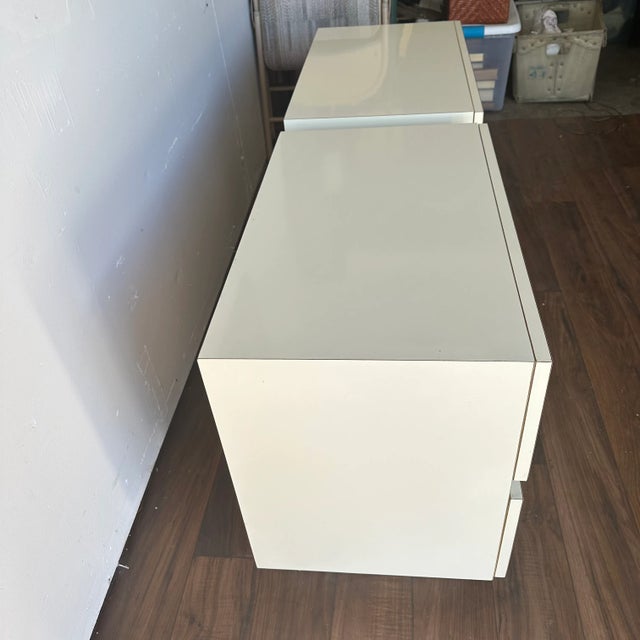 1980’s Post Modern Cream and Brass Nightstands - A Pair For Sale - Image 4 of 7