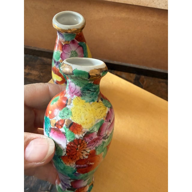 Red Pair Vintage Millefleurs 100 Flowers Miniature Porcelain Vases – Pair | Hand-Painted Floral Chinese Porcelain | 1950s–1970s For Sale - Image 8 of 9