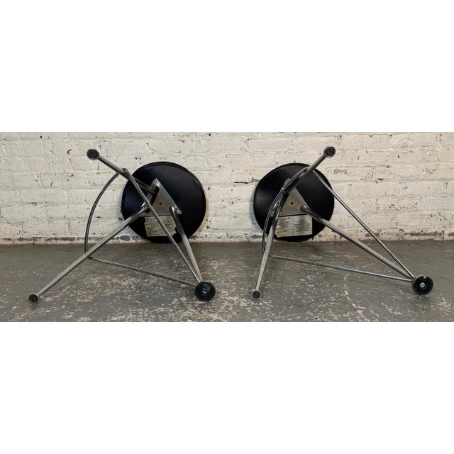 Black Pair of Vintage Modern Chrome Bar Stools For Sale - Image 8 of 9