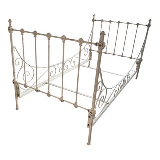 Early 20th Century Antique Painted White Iron Daybed Twin Size For Sale