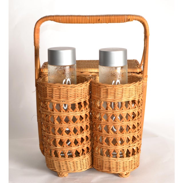 1950s 1950s French Bamboo Wicker 2 Wine Bottle Picnic Basket Bohemian Chic Mid-Century For Sale - Image 5 of 16