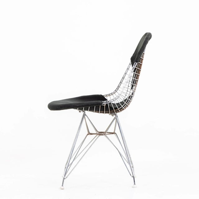Black Wire DKR-2 Chairs by Eames, 1951, Set of 5 For Sale - Image 8 of 12