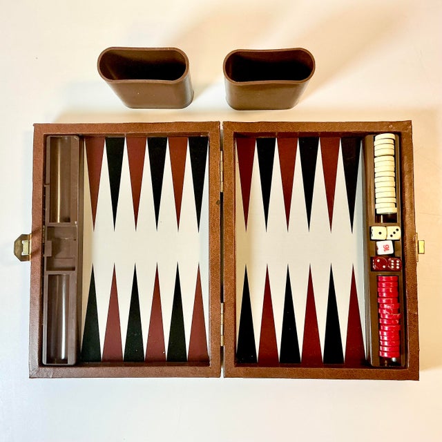 1950s Vintage Boho Chic Americana Magnetic Travel Backgammon Game Set. For Sale - Image 4 of 10