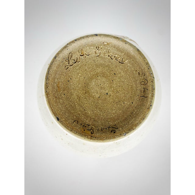 Ecru Large 1985 Gus & Leola Gikas Parrot Studio Pottery Vase, Signed American Art Pottery, 11.5″ For Sale - Image 8 of 11