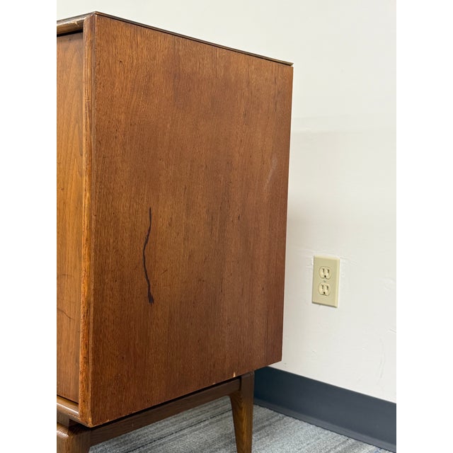 Brown Mid-Century Modern Credenza ~ Great as Tv Stand For Sale - Image 8 of 10