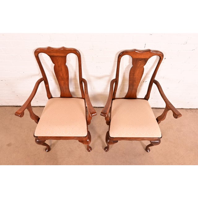 1980s Stickley Queen Anne Carved Solid Cherry Wood Armchairs, Pair For Sale - Image 5 of 15