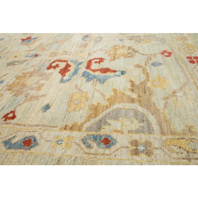 Modern Oversize Sultanabad Wool Rug Handmade Light Blue and Beige Field For Sale In New York - Image 6 of 9