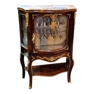 French Louis XV Display Cabinet – Marble Top Vitrine With Gold Leaf Details & White Velvet Interior For Sale