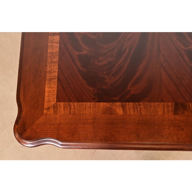 Thomasville Chippendale Banded Flame Mahogany Double Pedestal Extension Dining Table, Newly Refinished For Sale - Image 10 of 13