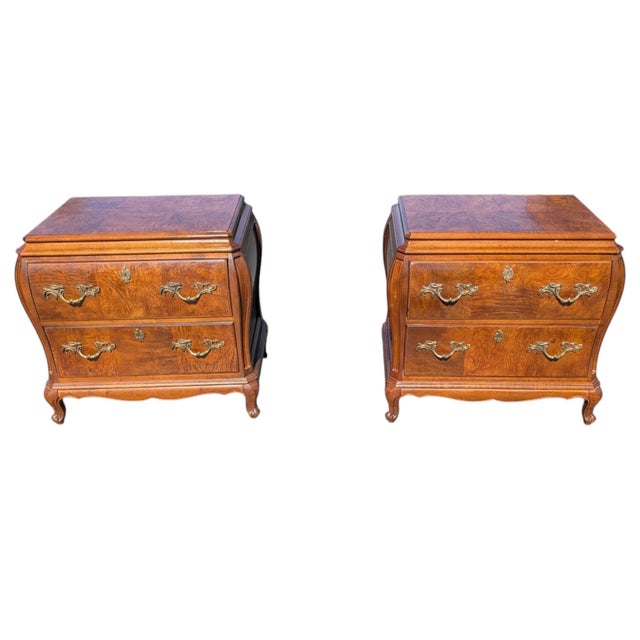 French Provincial Vintage Henredon Louis XV Style Burl Wood King Headboard & Bombe Nightstands, Set of 3 (Circa 1980s) For Sale - Image 3 of 18
