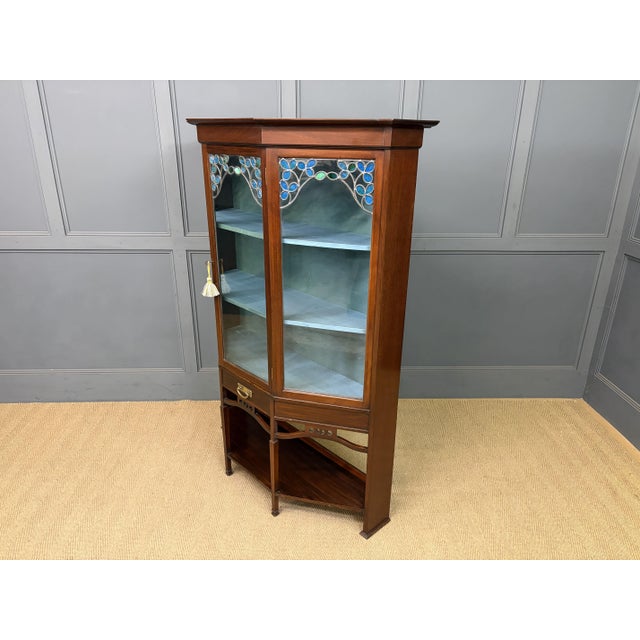 Arts and Crafts Mahogany Display Cabinet, 1900s For Sale - Image 13 of 17