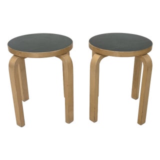 E60 Stools in Green Linoleum by Alvar Aalto for Artek, Finland, 1960s, Set of 2 For Sale