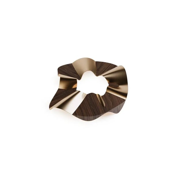 Reinterpreting the tutus of the ballerinas, the Ballet coffee table breathes sophistication and delicacy. Definitely a...