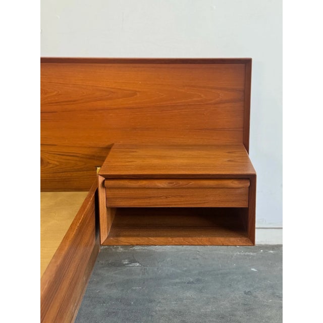 Danish Modern Queen Platform Bed For Sale - Image 13 of 18