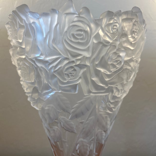 High quality vase by Shannon Crystal, it is comprised of 24% lead crystal and quite heavy. It features a beautiful...