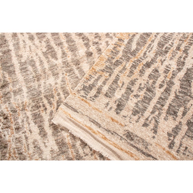 Textile Rug & Kilim’s Modern Rug in All Over Beige, Gray and White Abstract Pattern For Sale - Image 7 of 7