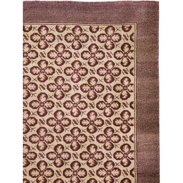 A vintage Turkish anatolian carpet from the second quarter of the 20th century. Measures: 6' 9" x 9' 3"