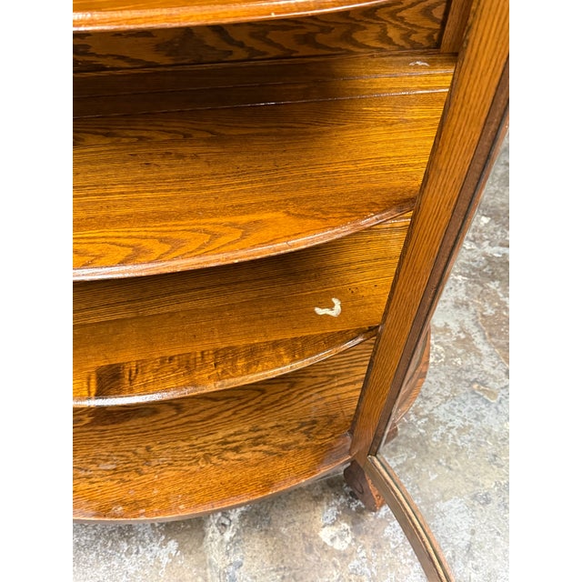 Victorian Quarter-Sawn Tiger Oak Curved Glass Curio, Antique For Sale - Image 10 of 12