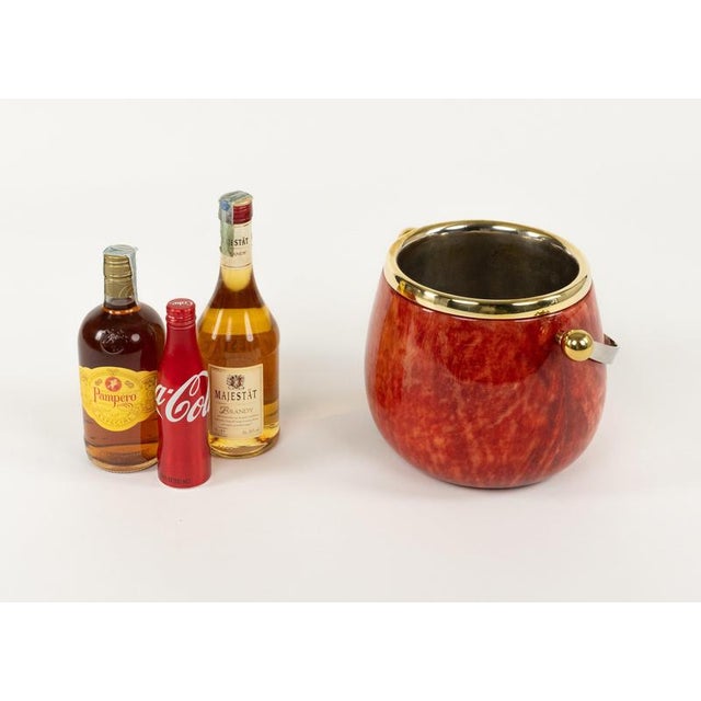 Metal Mid-Century Modern Ice Bucket in Red Goatskin and Brass by Aldo Tura, Italy, 1960s For Sale - Image 7 of 18