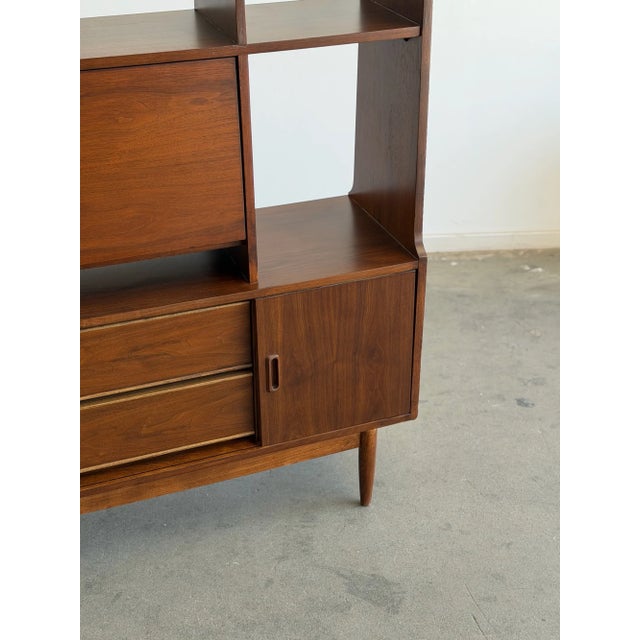 Mid-Century Modern Walnut Wall Unit/ Room Divider For Sale In Los Angeles - Image 6 of 13