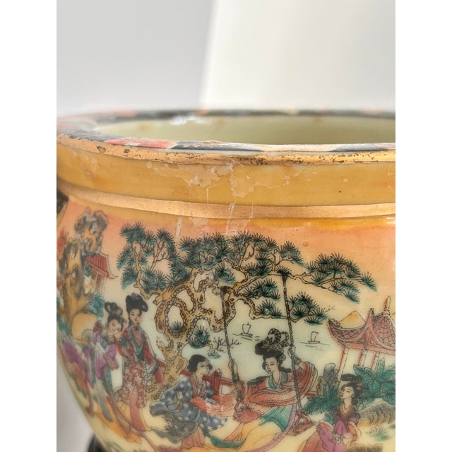 Vintage Chinese Famille Noire Style Porcelain Cachepot With Wood Stand For Sale In Louisville - Image 6 of 11