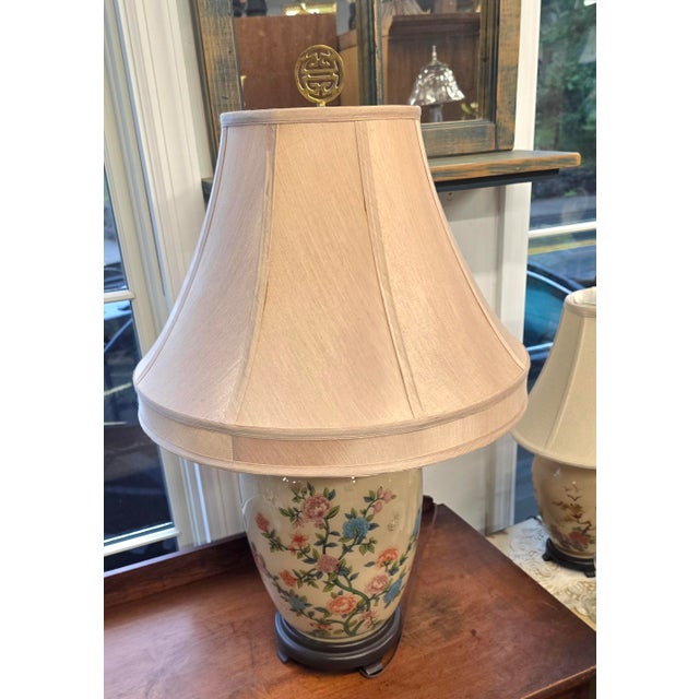 Vintage Chinoiserie Handpainted Glass Oriental Lamp For Sale - Image 4 of 9