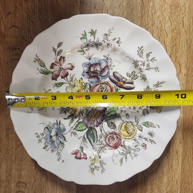 Vintage Mid-Century Modern Johnson Bros Sheraton 10" Floral Dinner Plates -Set of 4 For Sale - Image 6 of 6