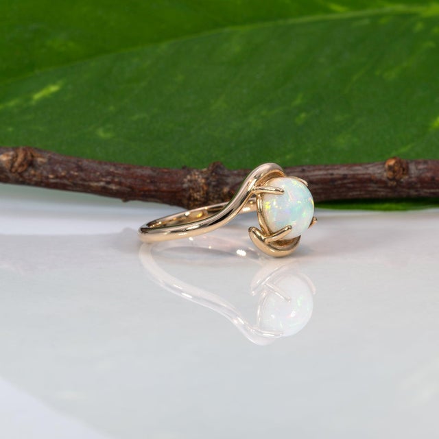 Metal Ethiopian Opal Cabochon Ring: Solid 14k Gold, Round 7.5mm - October Birthstone, Size 6.75 For Sale - Image 7 of 9