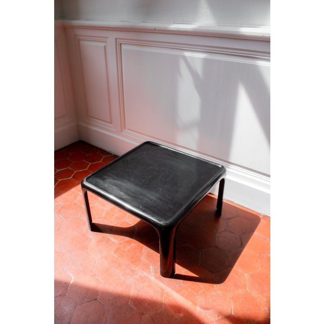 Vintage Fiberglass Coffee Table in the style of Artemide, 1970s For Sale - Image 6 of 7