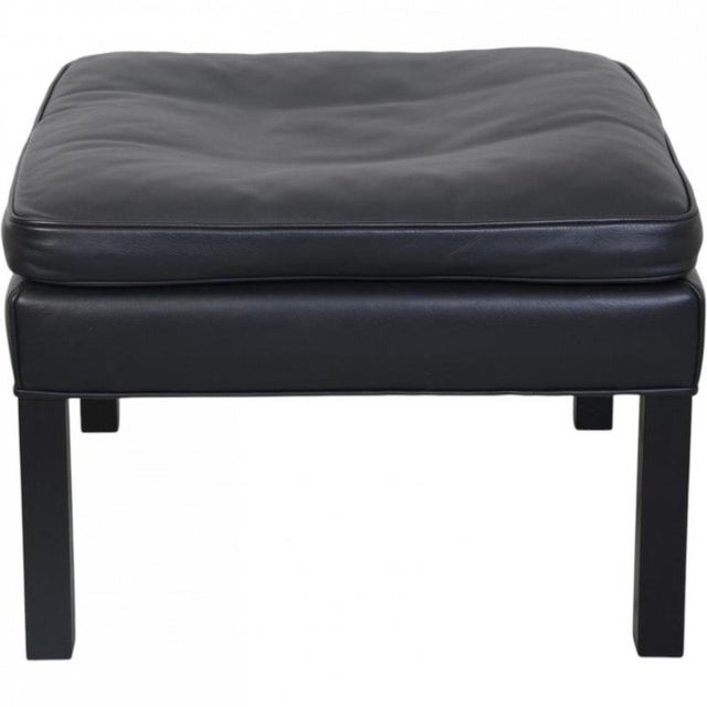 Model 2202 Ottoman in Black Leather by Børge Mogensen, 1990s For Sale - Image 9 of 9