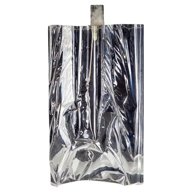 Mid-Century Modern Mid Century Modern Italian Lucite Ice Table Lamp For Sale - Image 3 of 7