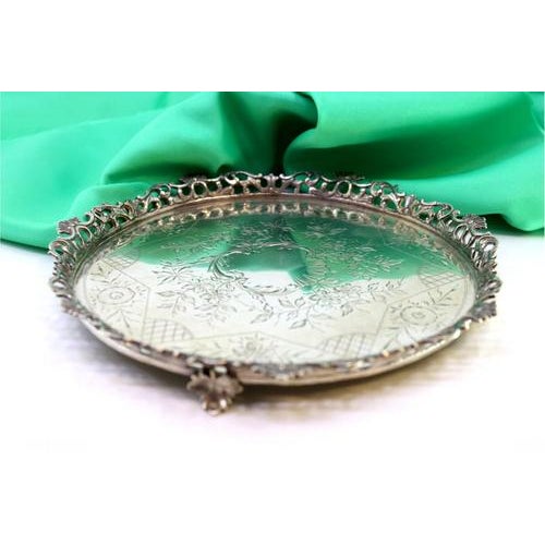 Silver Ticket Stand with Grid and Center with Engraved Floral Motifs For Sale - Image 4 of 7