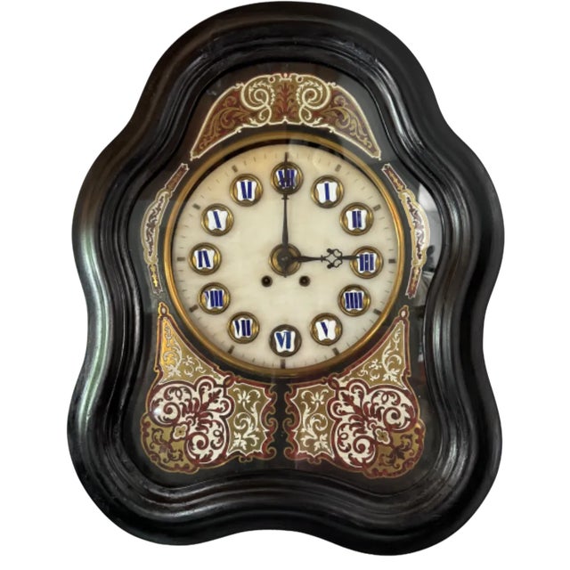 Vintage Pendulum Clock in Wood For Sale
