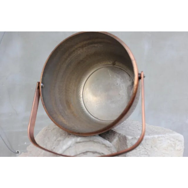 1970s Champagne Bucket or Wine Cooler in Hammered Copper, 1970s For Sale - Image 5 of 10