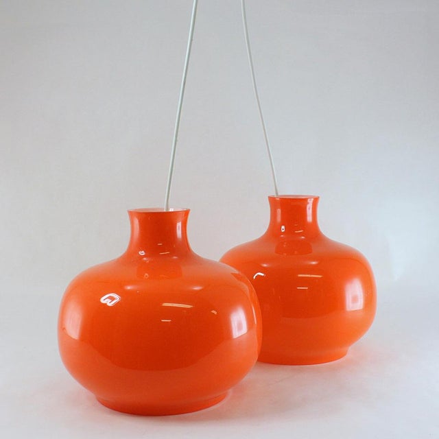Mid-Century Space Age Orange Pendant Lamps, Sweden, 1960s, Set of 2 For Sale - Image 4 of 4