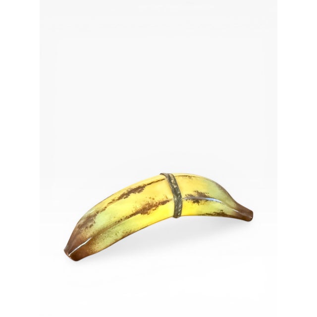 French Late 20th Century Hand-Painted Limoges Porcelain Banana Trinket Box – French Peint Main Hinged Box For Sale - Image 3 of 5