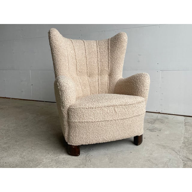 Wood Mid-Century Modern Wingback Lounge Chair in Bouclé by Mogens Lassen for Fritz Hansen, 1950s For Sale - Image 7 of 8
