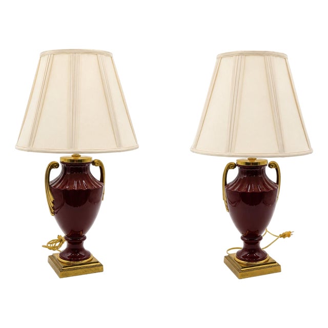 1990s Pair of Red Porcelain Neoclassical Urn Lamps For Sale