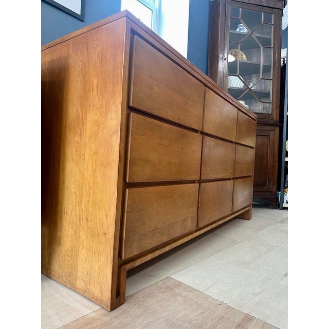 Mid-Century Modern 9 Drawer Lowboy by Leslie Diamond for Conant Ball For Sale - Image 3 of 12