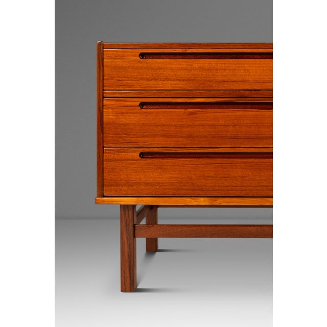 Restored Danish Mid-Century Modern Vanity Dresser in Teak by Nils Jonson for Tørring Møbelfabrik, Denmark, C. 1960s For Sale - Image 17 of 18