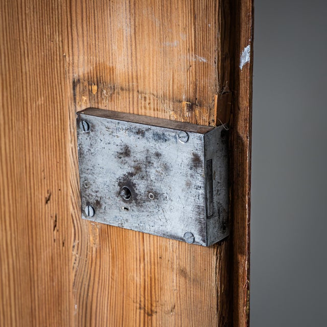 Louis XVI Light Blue Cabinet, Late 18th Century For Sale - Image 5 of 8