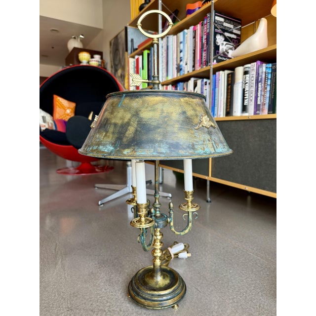 1970s Vintage Brass Verdigris Three-Light Bouillotte Table Lamp Neoclassical Hollywood Regency Style For Sale - Image 5 of 16
